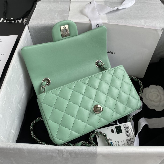  Handbag   Chanel  size  20 cm