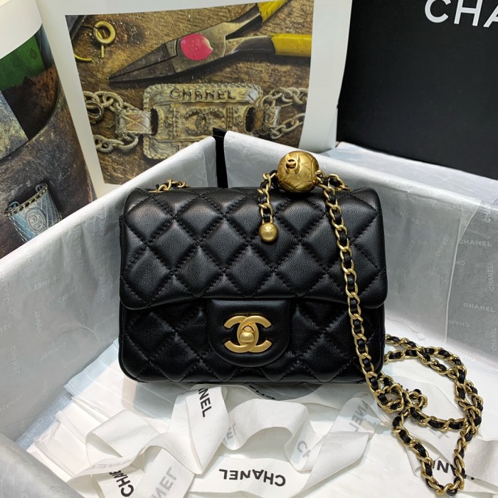 Handbag  Chanel  1786  size  17 cm