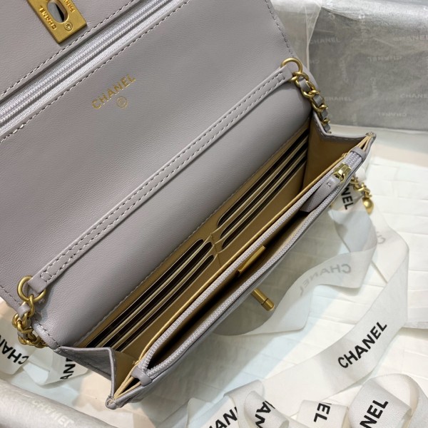  Handbag  Chanel  81133 size 19 cm