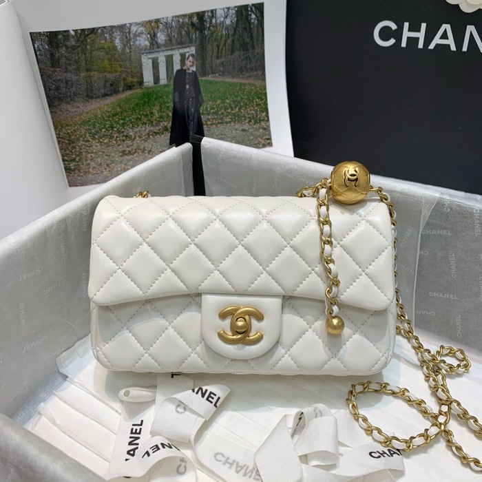  Handbag  Chanel 1787 size 20 cm