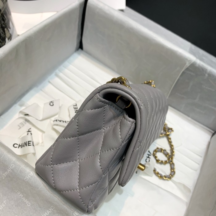  Handbag   Chanel  1787  size  20 cm