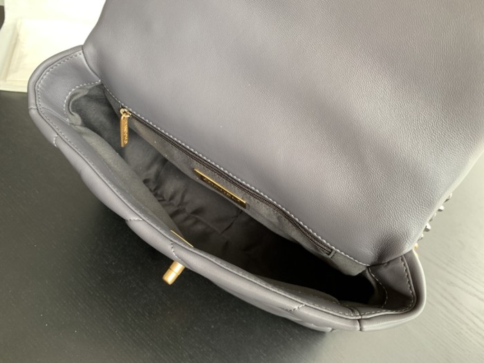  Handbag   Chanel 1160  size  26cmx16cmx9 cm