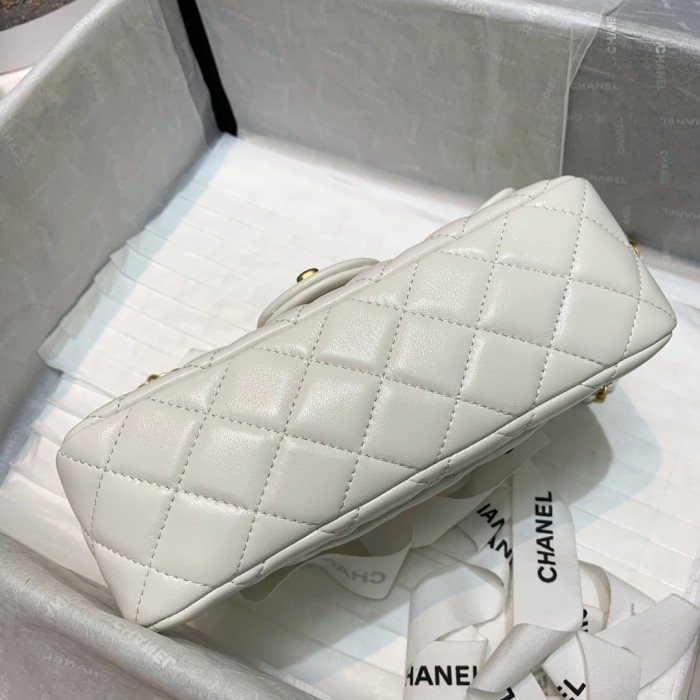  Handbag  Chanel 1787 size 20 cm