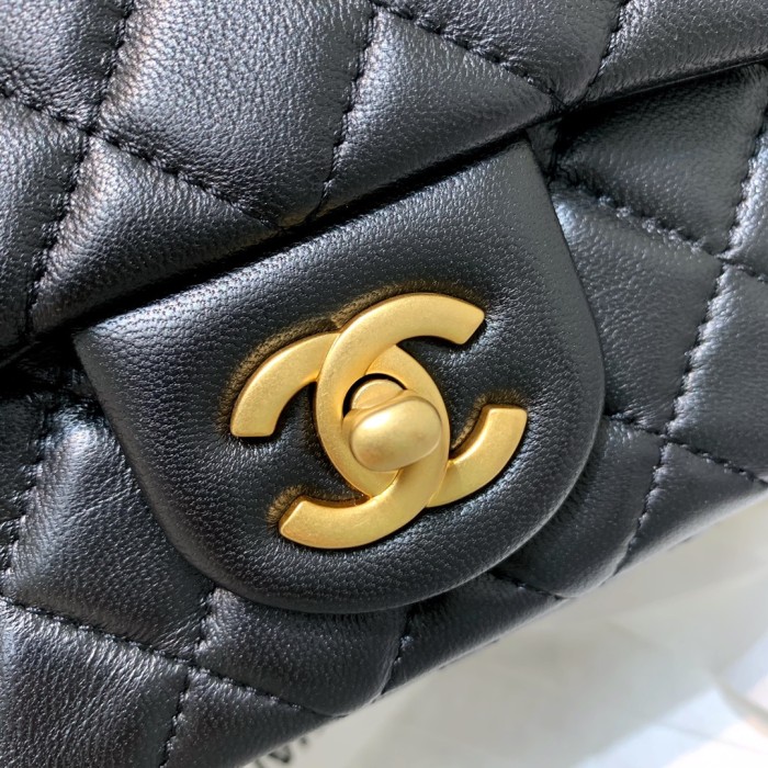 Handbag  Chanel  1786  size  17 cm