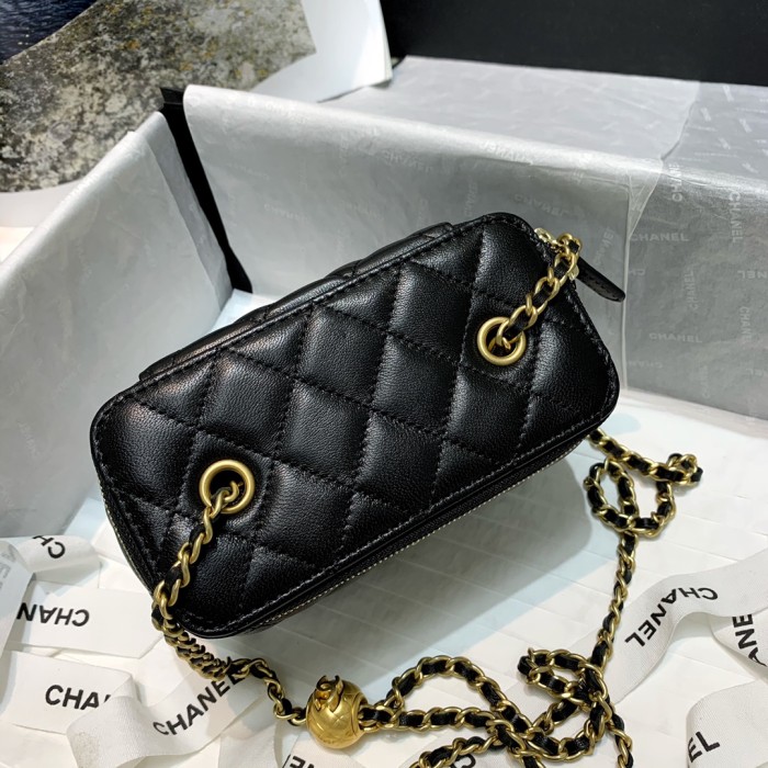  Handbag  Chanel  81138 size  16 9.5 8 cm