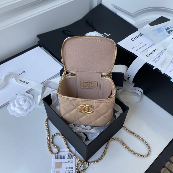  Handbag  Chanel  AP2292  size  11*8.5*7 cm