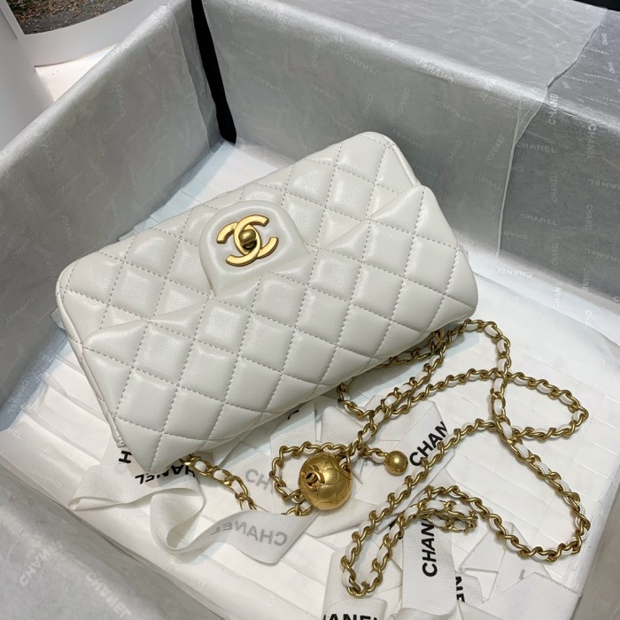  Handbag  Chanel 1787 size 20 cm