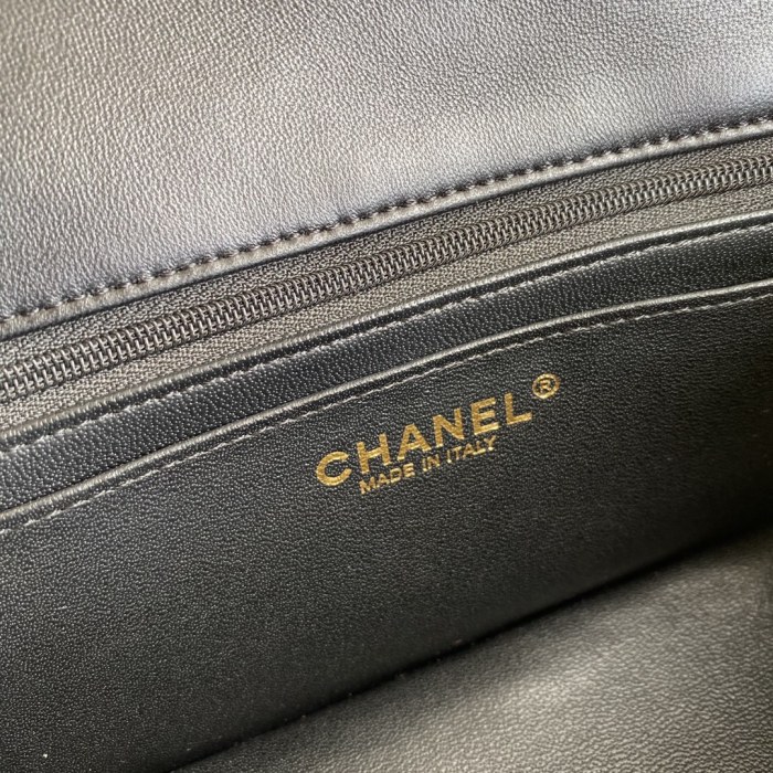  Handbag  Chanel  size  20 cm
