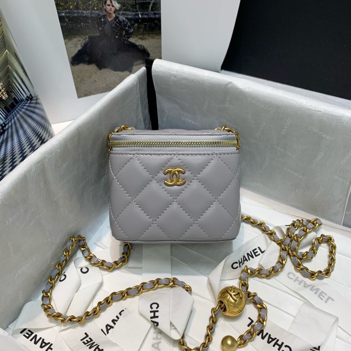 Handbag  Chanel  81136  size  10.5 8.5 7 cm