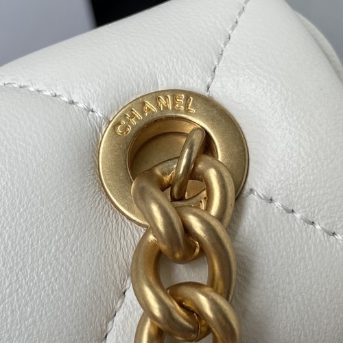  Handbag  Chanel  AS2734  size  14X19X4 Cm