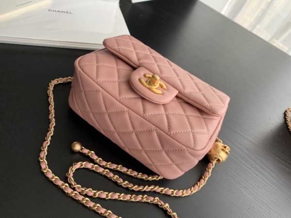  Handbag  Chanel  size  20  cm
