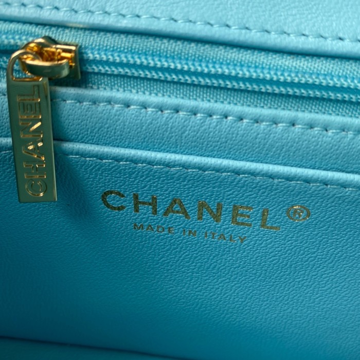  Handbag  Chanel  size  20 cm 