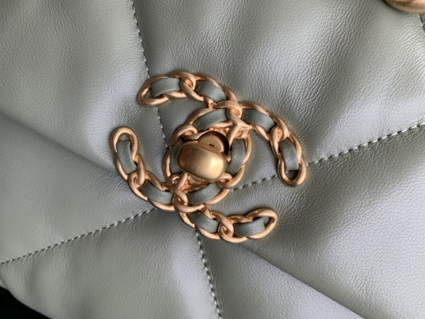  Handbag  Chanel 1161  size  30cmx20cm10 cm 