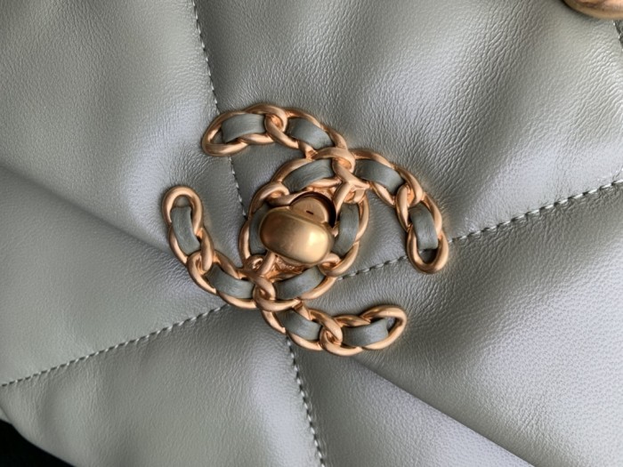  Handbag  Chanel 1161  size  30cmx20cm10 cm 