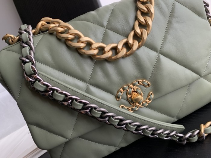  Handbag  Chanel 1161  size  30cmx20cm10 cm 