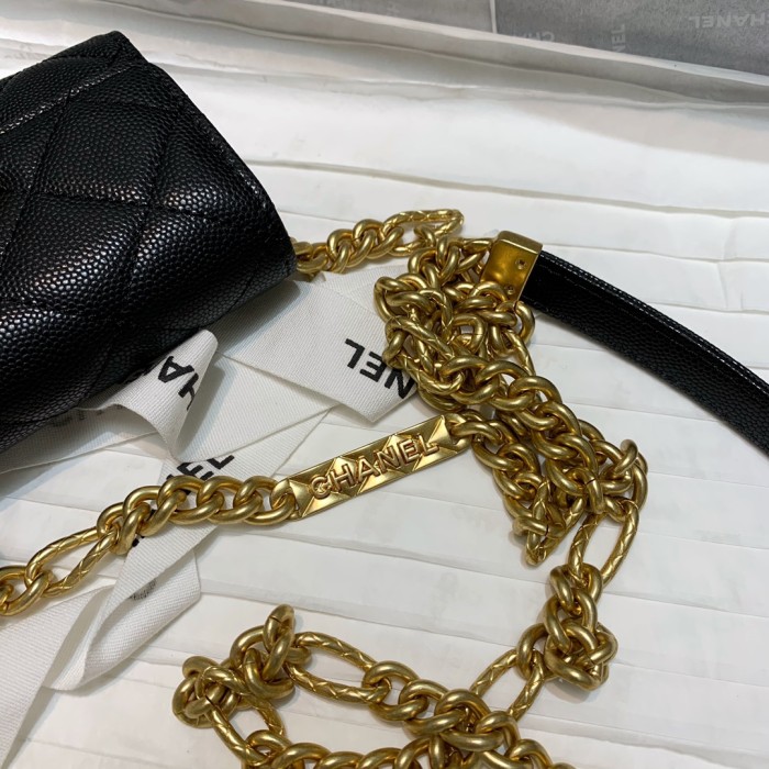  Handbag  Chanel  81156  size 12 9 2.5 cm