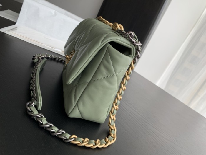  Handbag  Chanel 1160  size 26cmx16cmx9 cm