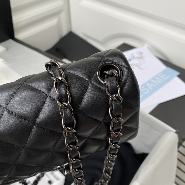  Handbag  Chanel  size  17 cm