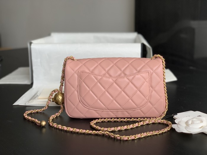  Handbag  Chanel  size  20 cm