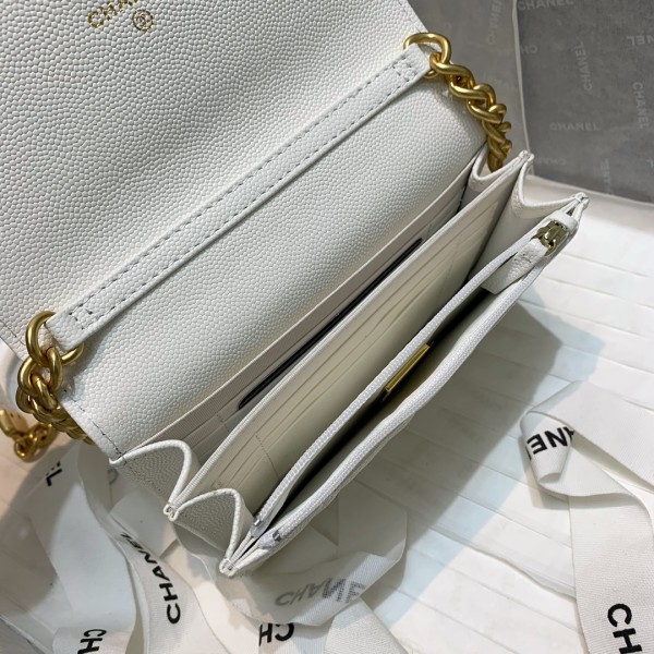  Handbag Chanel 81155  size 15.5 10 4.5 cm