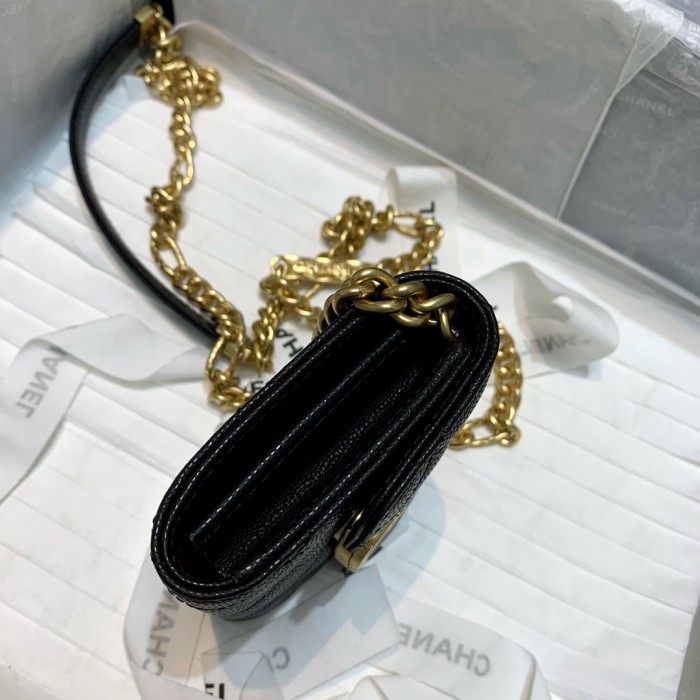  Handbag  Chanel  81156  size 12 9 2.5 cm