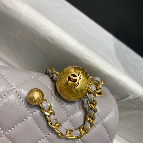  Handbag   Chanel  1787  size  20 cm