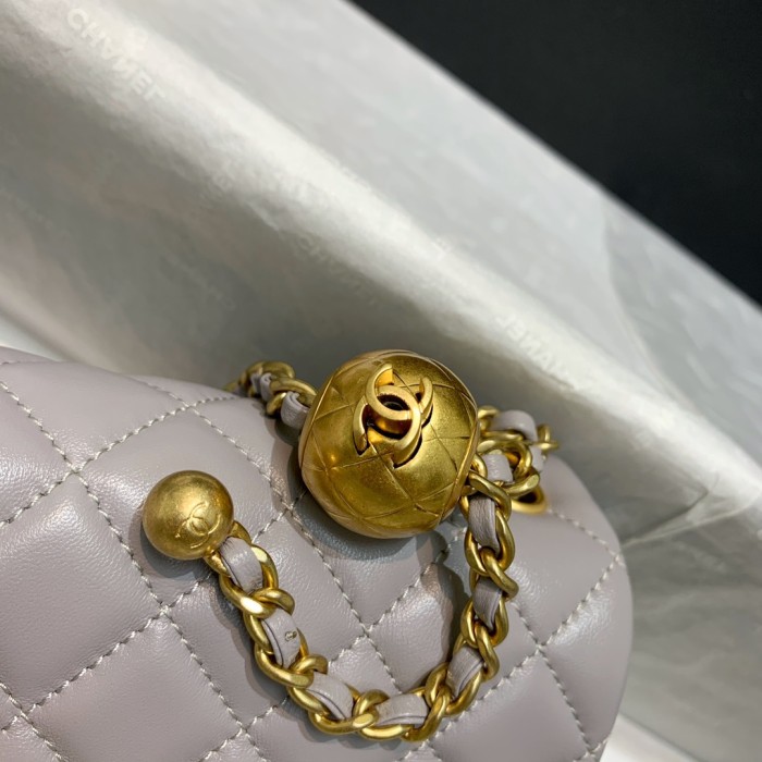  Handbag   Chanel  1787  size  20 cm