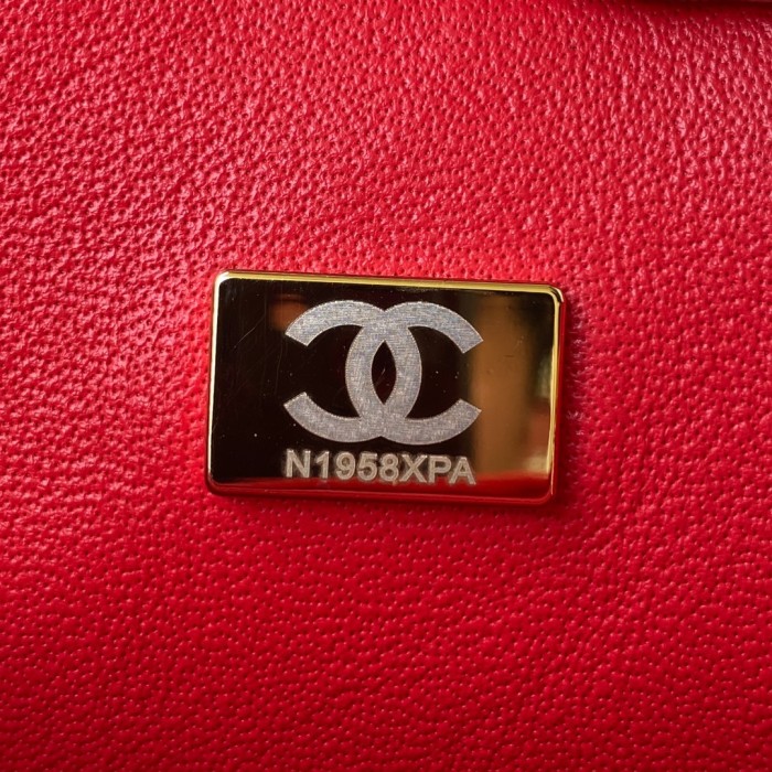  Handbag  Chanel  size 17 cm