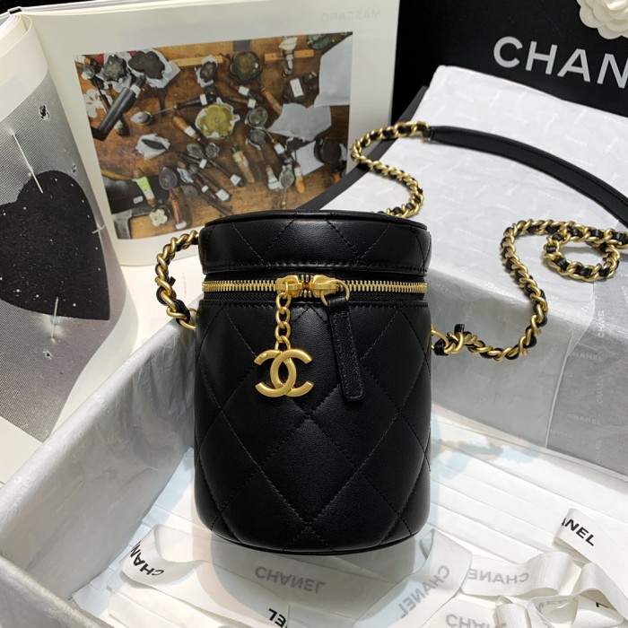 Handbag   Chanel  AS2735 size 17 12 12 cm