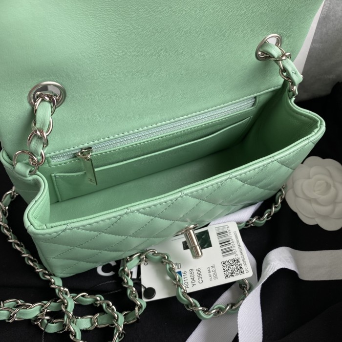  Handbag   Chanel  size  20 cm