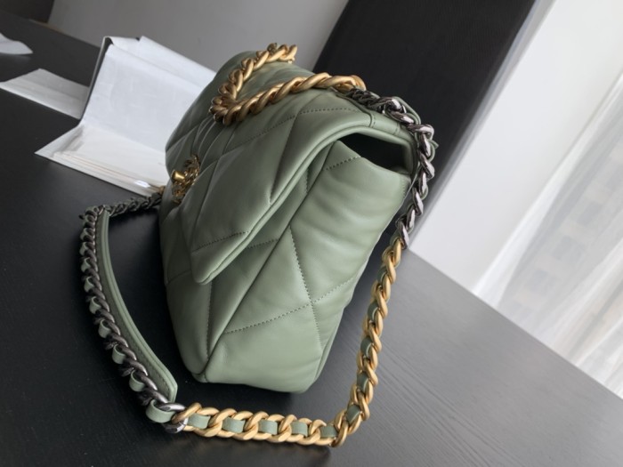  Handbag  Chanel 1161  size  30cmx20cm10 cm 