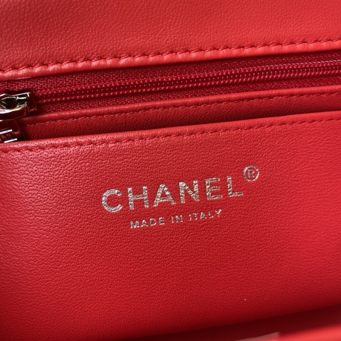  Handbag   Chanel  size  17 cm