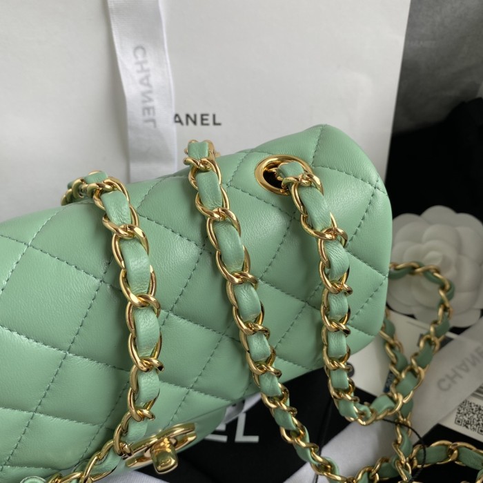  Handbag   Chanel  size 20 cm