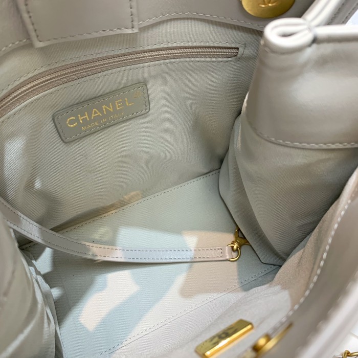  Handbag  Chanel  AS2750 size 23 21 11 cm