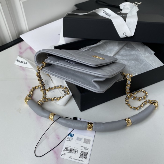  Handbag  Chanel  AP2236  size 19 cm