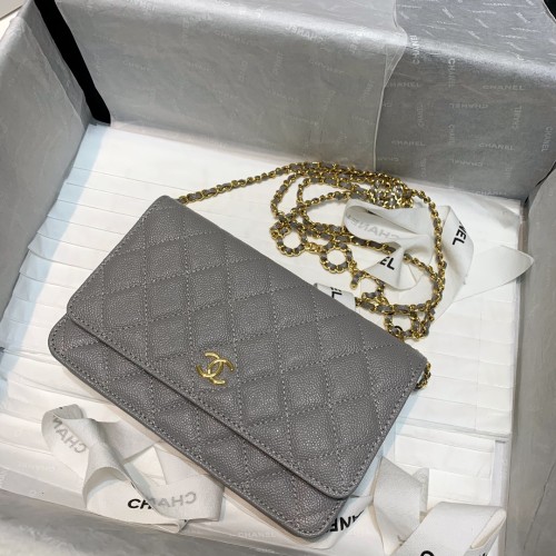  Handbag   Chanel  81152  size  19 cm