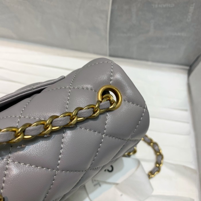  Handbag   Chanel  1787  size  20 cm