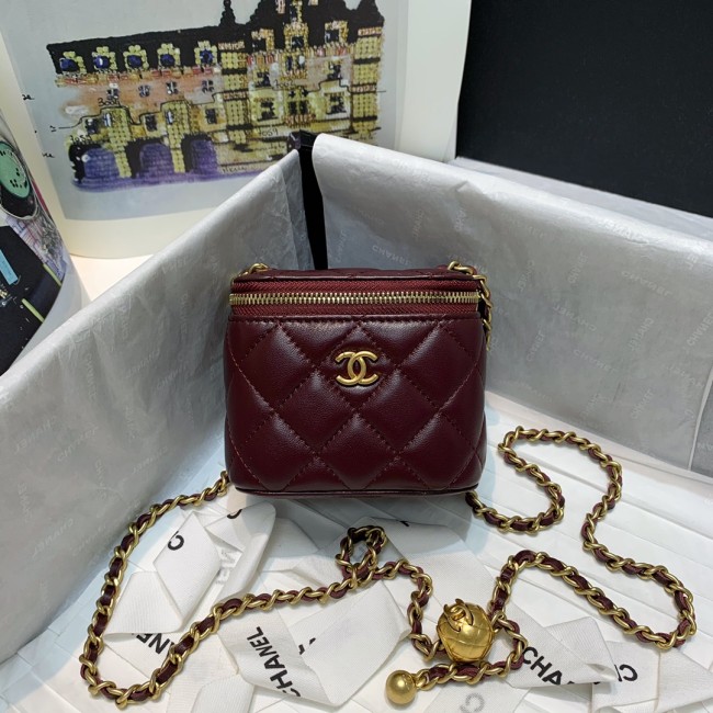  Handbag  Chanel  81136  size  10.5 8.5 7 cm