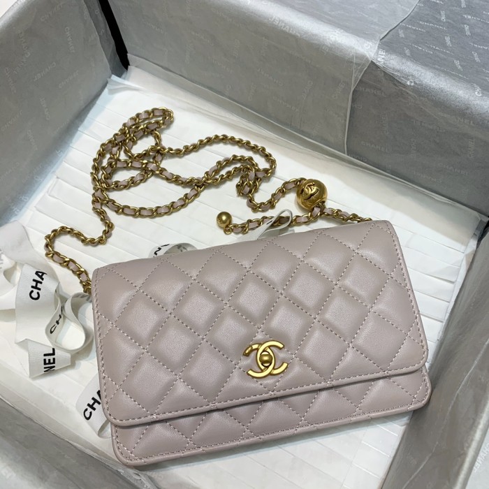 Handbag  Chanel 81133 size  19 cm