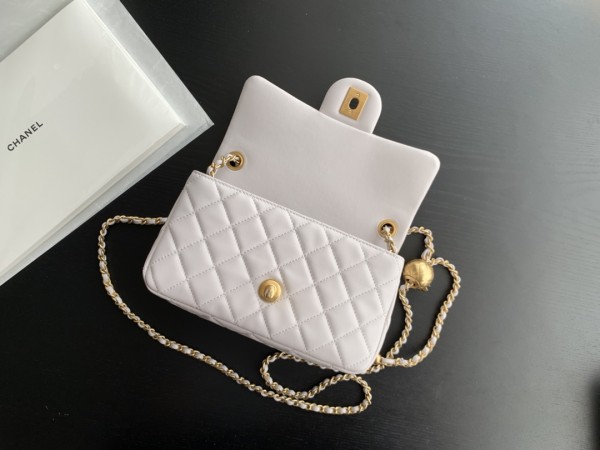  Handbag  Chanel  size  20 cm