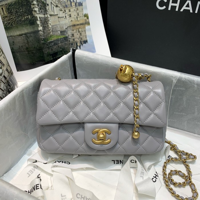  Handbag   Chanel  1787  size  20 cm