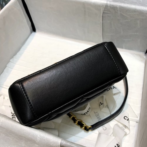  Handbag  Chanel  AS2733  size  17 12.5 5 cm