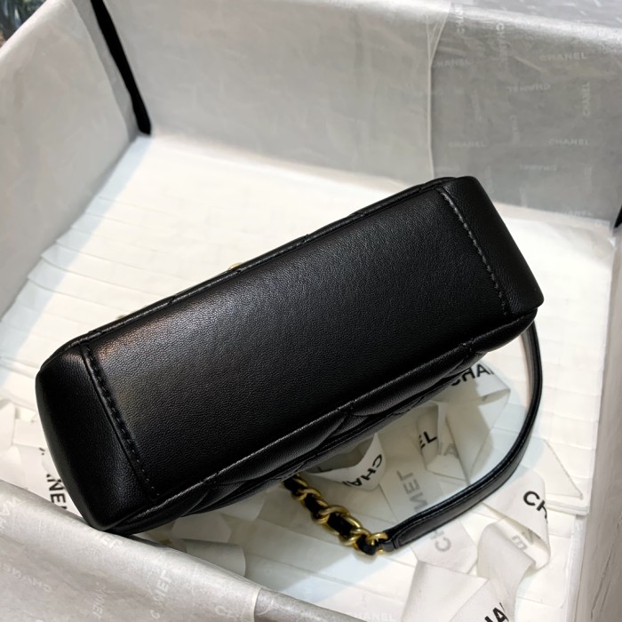  Handbag  Chanel  AS2733  size  17 12.5 5 cm