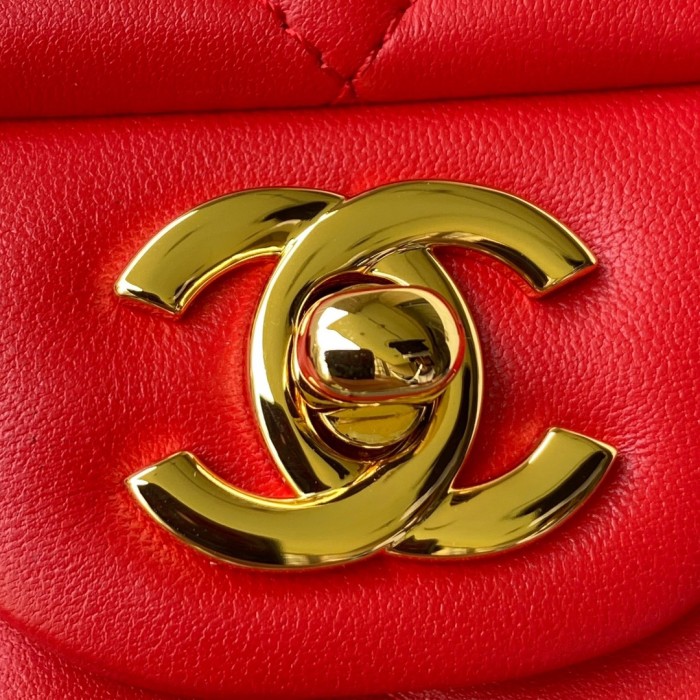  Handbag  Chanel  size 17 cm