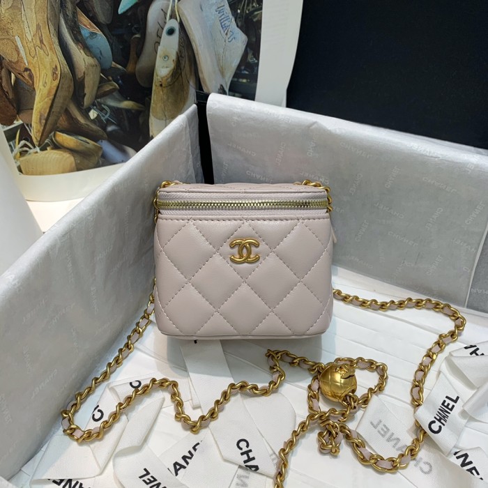  Handbag Chanel 81136  size 10.5 8.5 7 cm