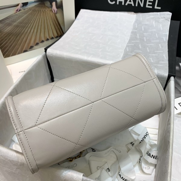 Handbag  Chanel  AS2750 size 23 21 11 cm