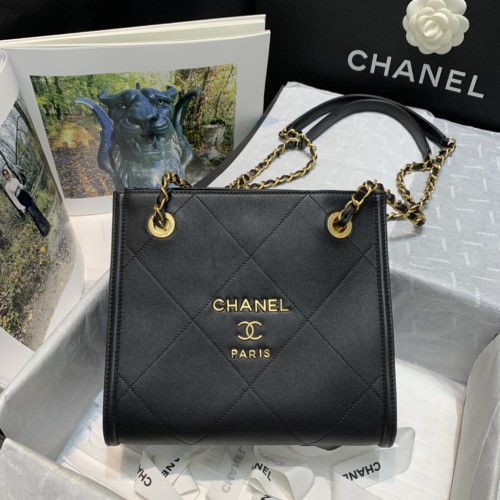  Handbag  Chanel AS2750  size  23 21 11 cm