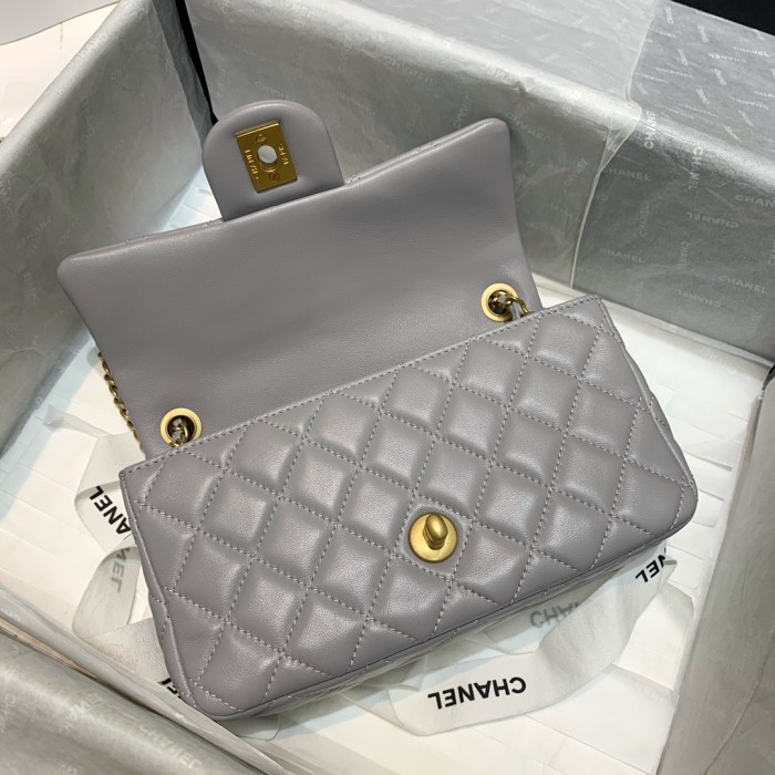  Handbag   Chanel  1787  size  20 cm