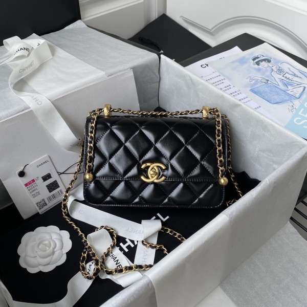  Handbag   Chanel  AS2615  size 12×19×8 cm