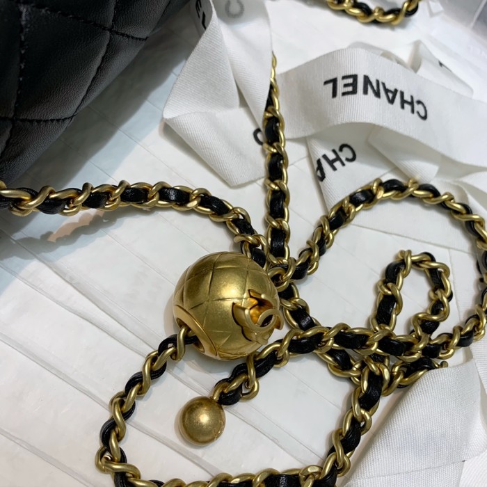 Handbag  Chanel 1787  size 20 cm